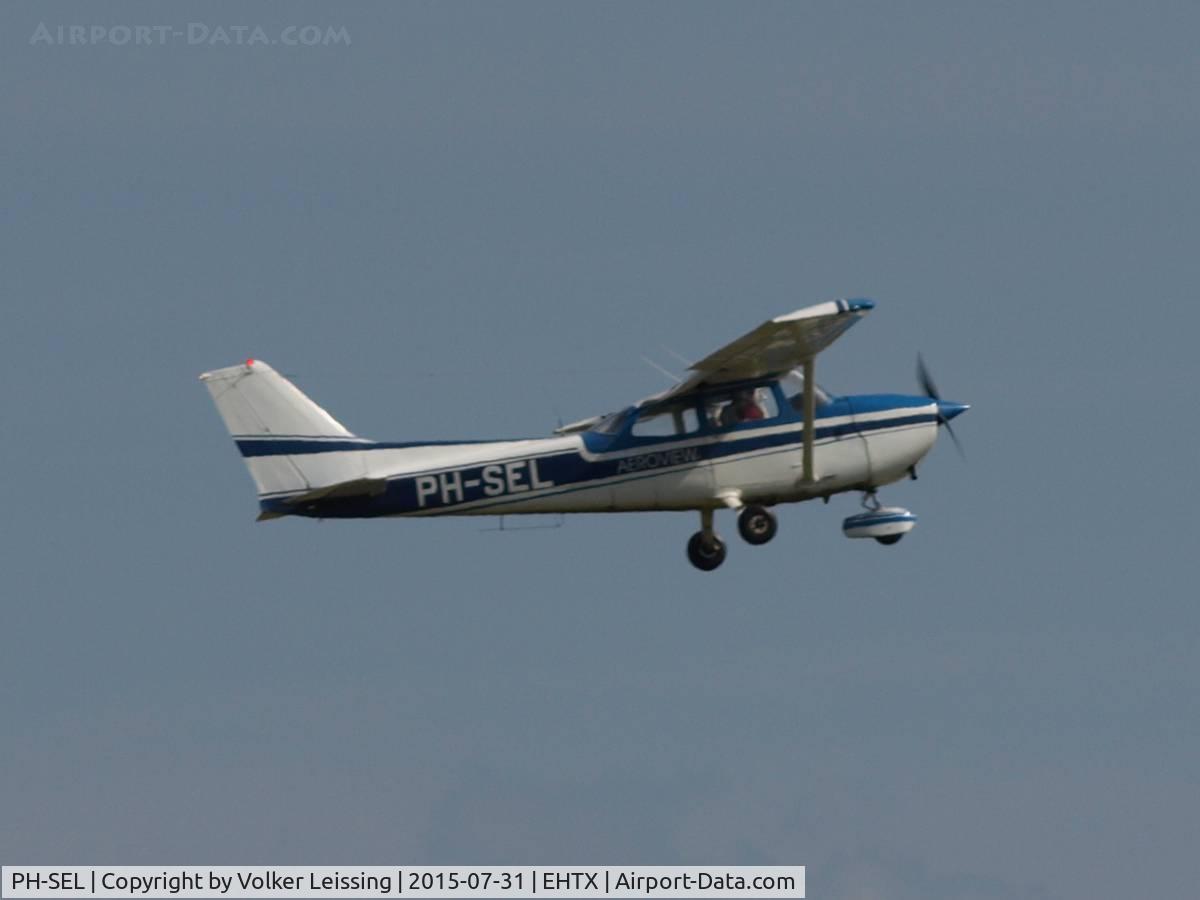 PH-SEL, 1980 Cessna 172P C/N 17274194, departing