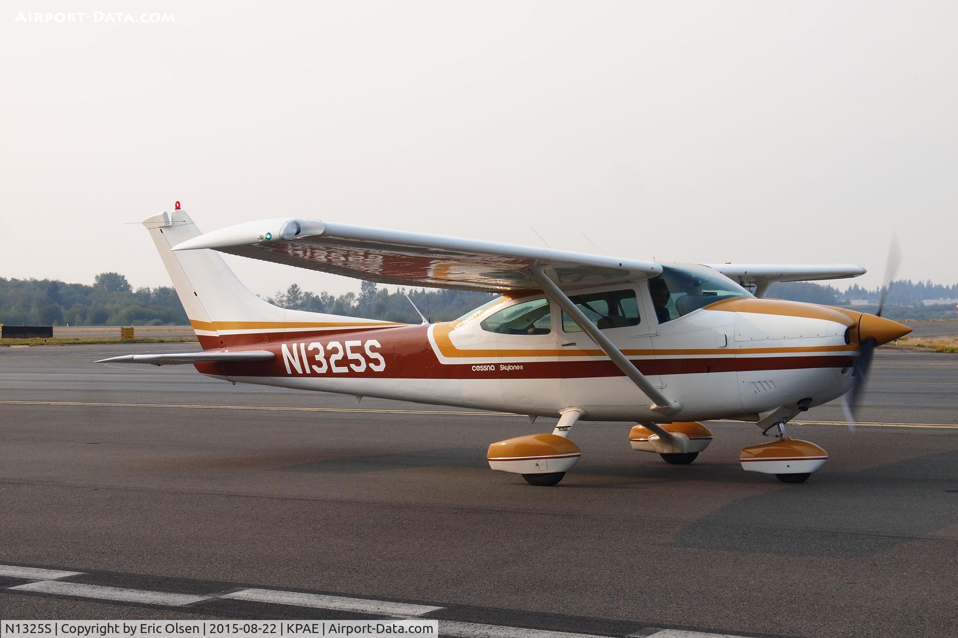 N1325S, 1976 Cessna 182P Skylane C/N 18264889, Cessna 182 P at Paine Field for Challenge Air.