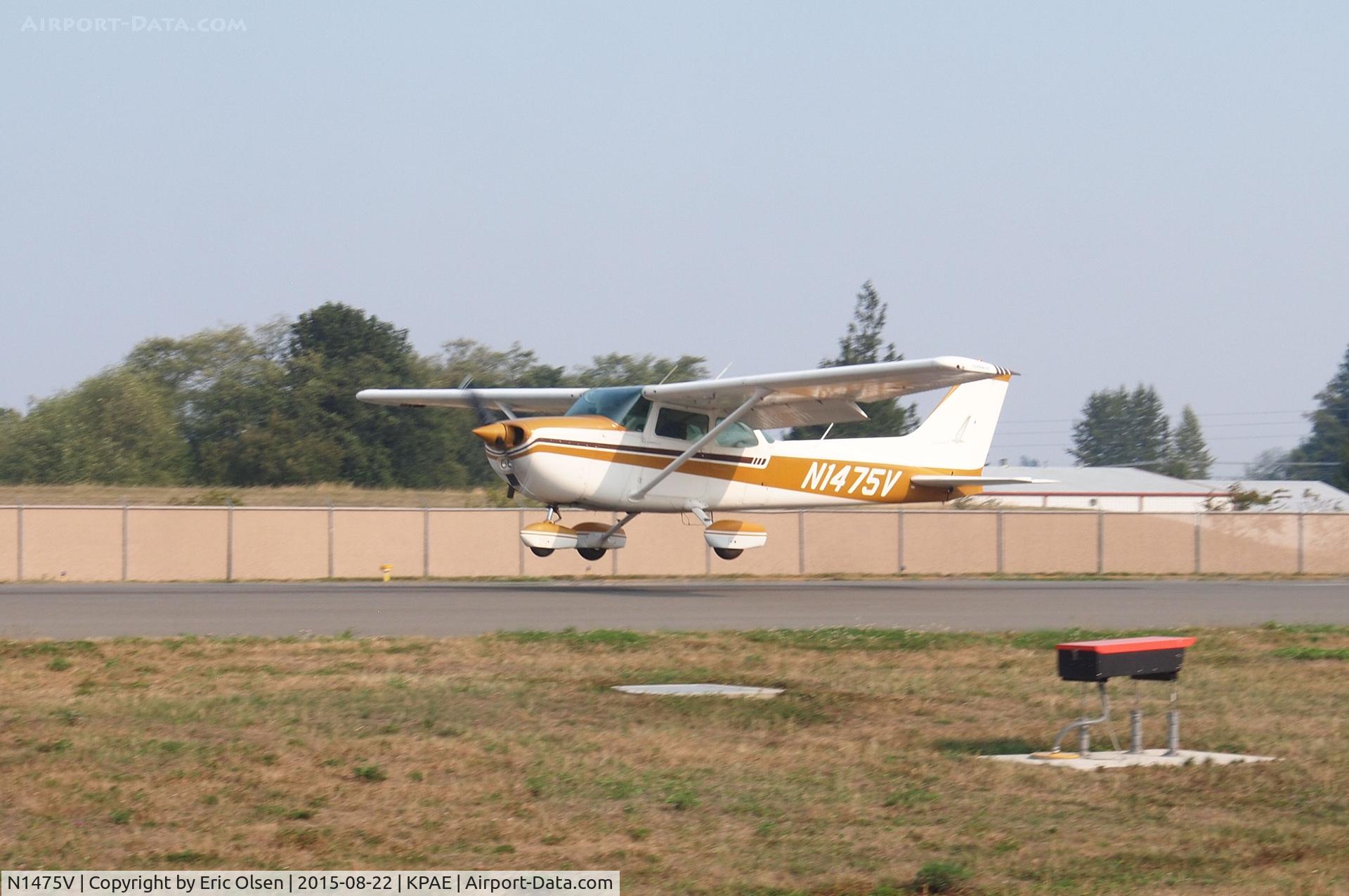 N1475V, 1974 Cessna 172M C/N 17263610, Cessna 172 landing on 34R.