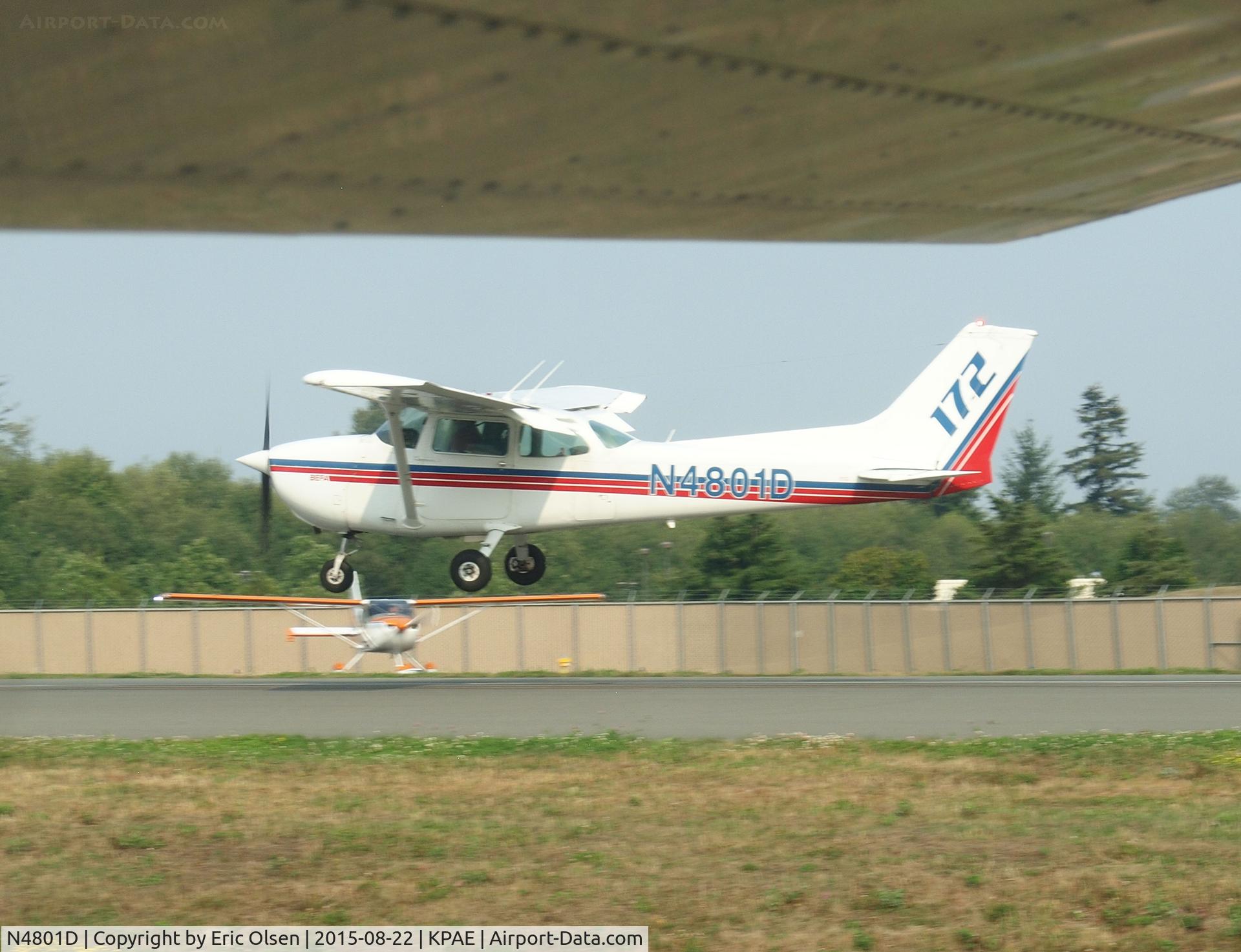N4801D, 1979 Cessna 172N C/N 17272362, Cessna 172 landing on 34R.