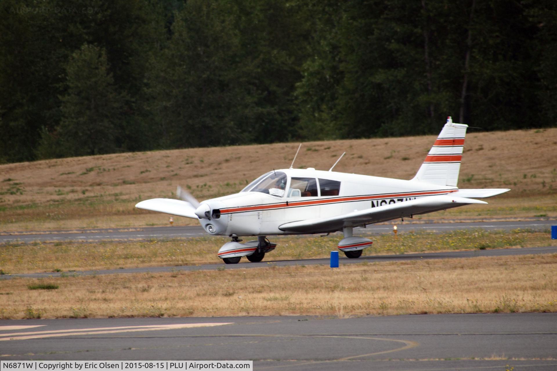 N6871W, 1965 Piper PA-28-140 C/N 28-21027, 1965 Piper after arriving at Thun Field.