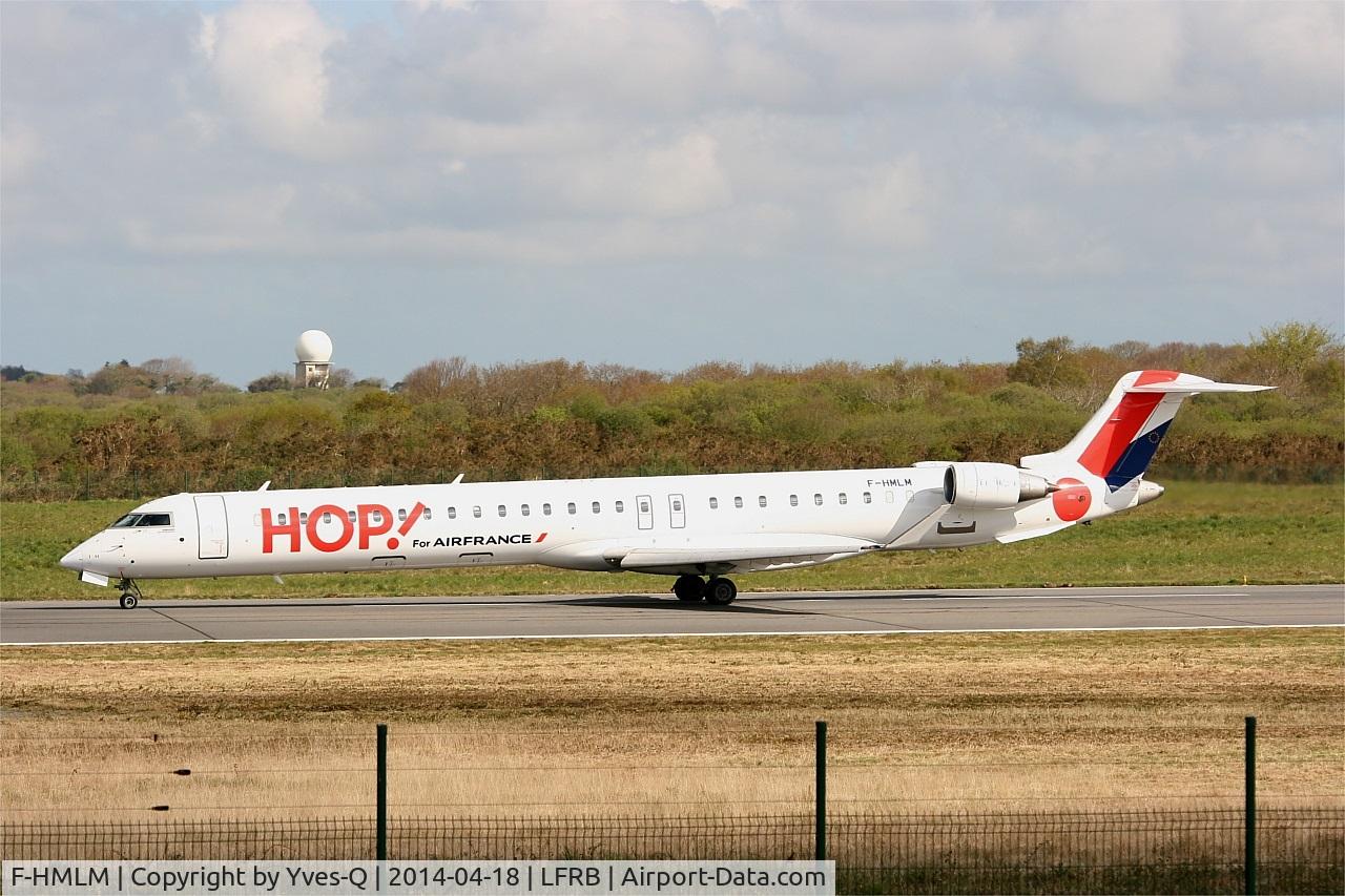 F-HMLM, 2012 Bombardier CRJ-1000EL NG (CL-600-2E25) C/N 19023, Canadair Regional Jet CRJ-1000, Taxiing to holding point rwy 07R, Brest-Bretagne Airport (LFRB-BES)