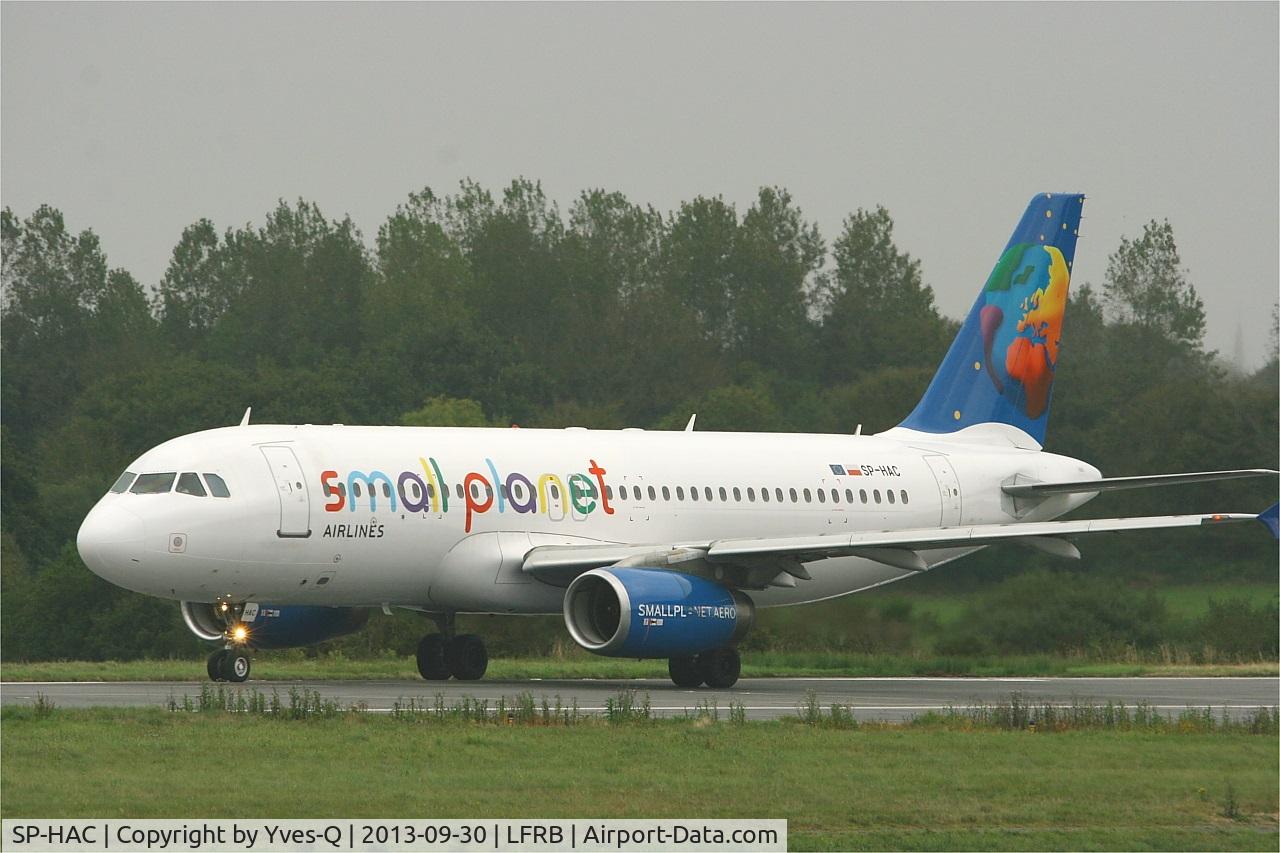 SP-HAC, 1997 Airbus A320-233 C/N 739, Airbus A320-233, holding point rwy 25L, Brest-Bretagne airport (LFRB-BES)