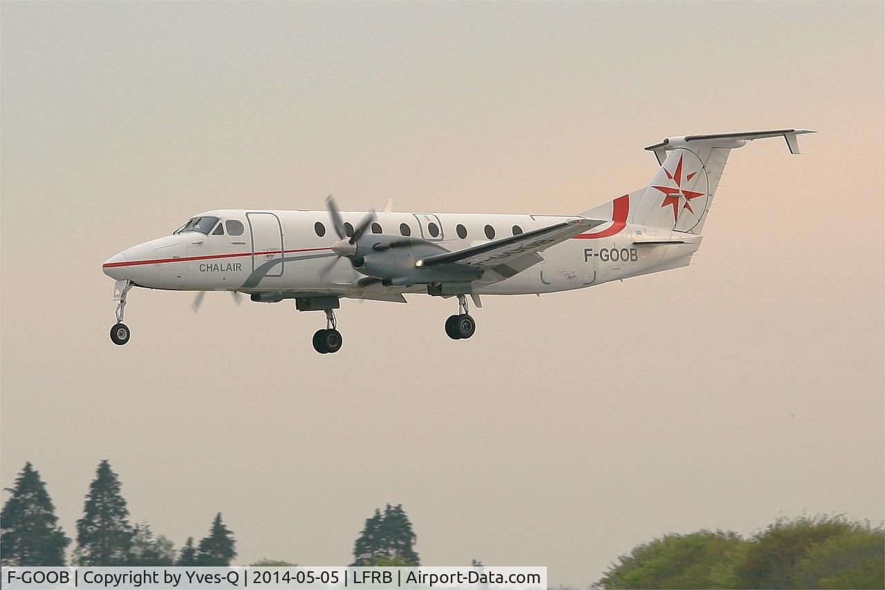 F-GOOB, 1991 Beech 1900C C/N UC-153, Beech 1900C, Short approach rwy 25L, Brest-Bretagne Airport (LFRB-BES)