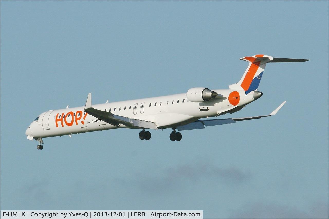 F-HMLK, 2011 Bombardier CRJ-1000EL NG (CL-600-2E25) C/N 19016, Canadair CRJ-1000, Short approach rwy 25L,  Brest-Bretagne airport (LFRB-BES)