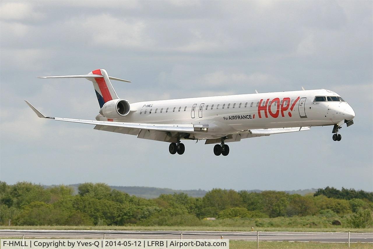 F-HMLL, 2011 Bombardier CRJ-1000EL NG (CL-600-2E25) C/N 19017, Bombardier CRJ-1000, On final rwy 25L, Brest-Bretagne airport (LFRB-BES)