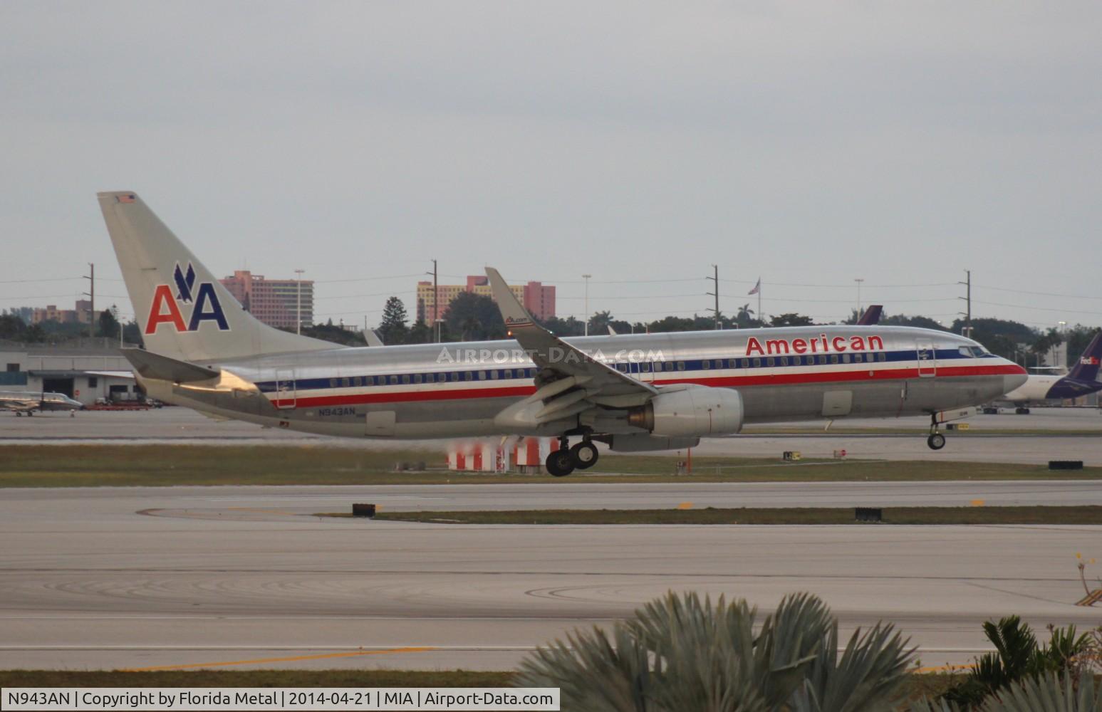 N943AN, 2000 Boeing 737-823 C/N 30599, American