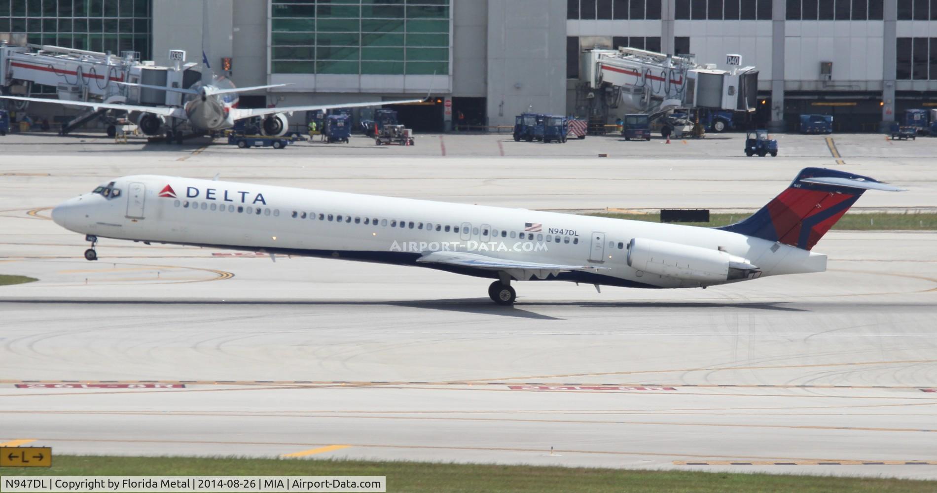 N947DL, 1989 McDonnell Douglas MD-88 C/N 49878, Delta