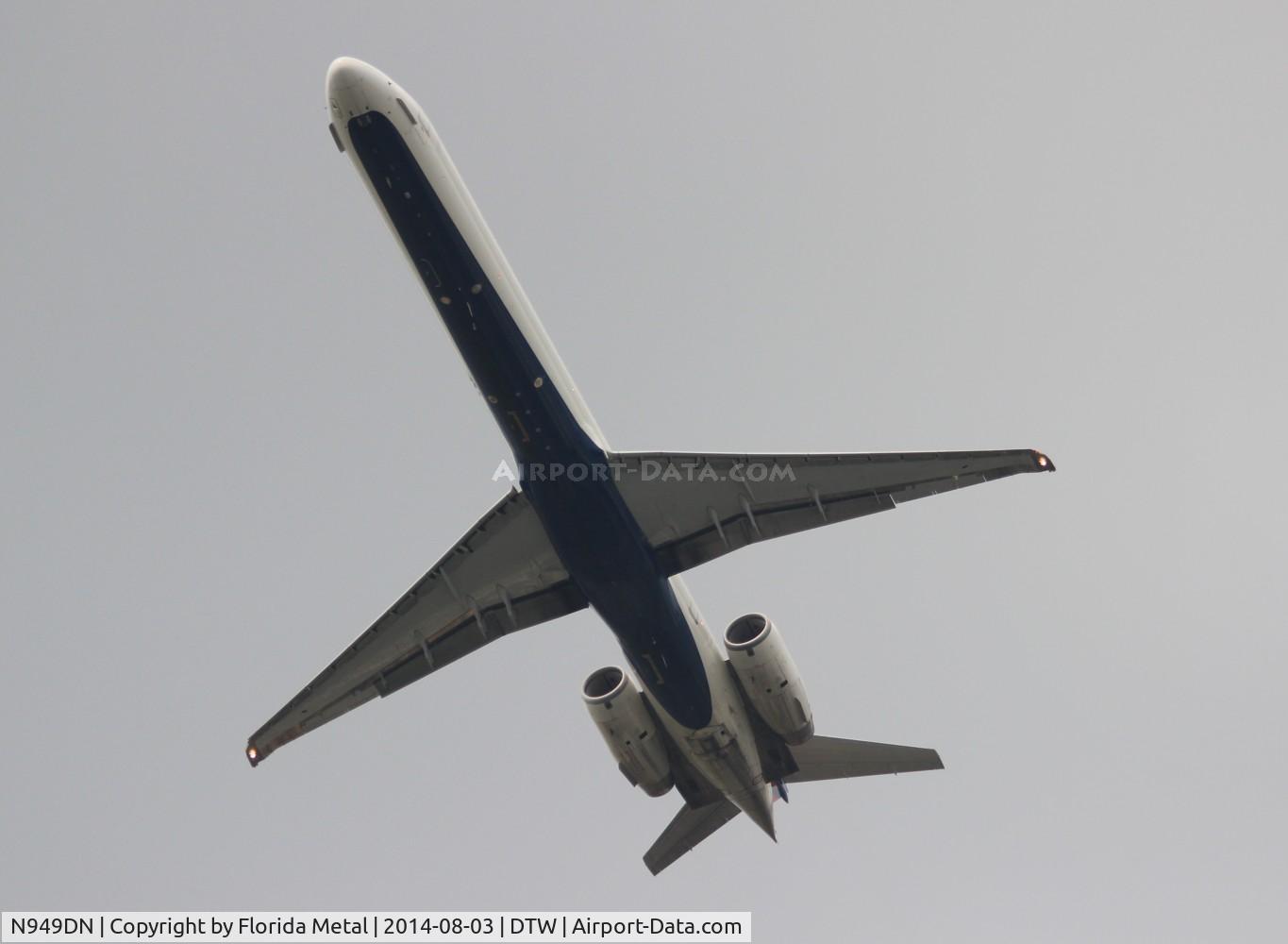 N949DN, 1997 McDonnell Douglas MD-90-30 C/N 53358, Delta