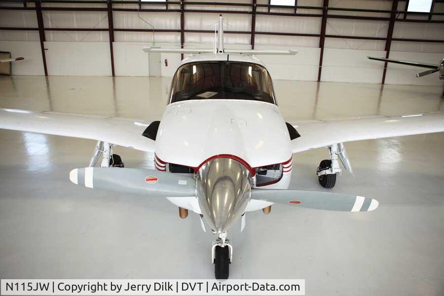 N115JW, 1976 Rockwell International 114 Commander C/N 14081, Beautiful Commander 114