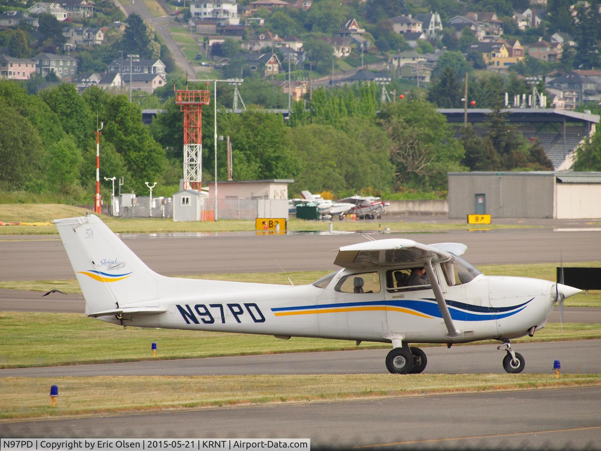 N97PD, 2000 Cessna 172S C/N 172S8392, Cessna 172 during engine warm up.