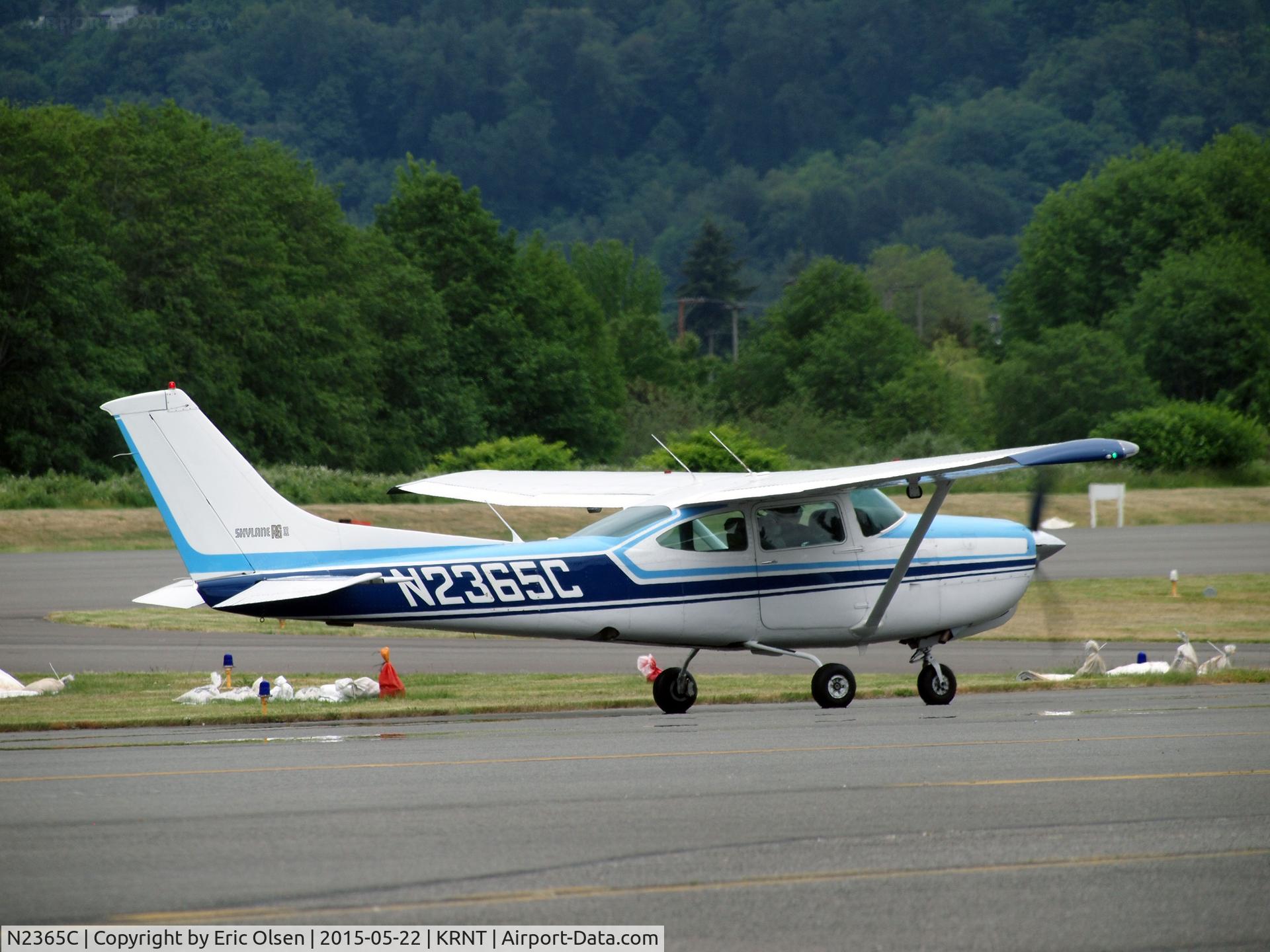 N2365C, 1978 Cessna R182 Skylane RG C/N R18200162, Cessna R182 during engine warm up.