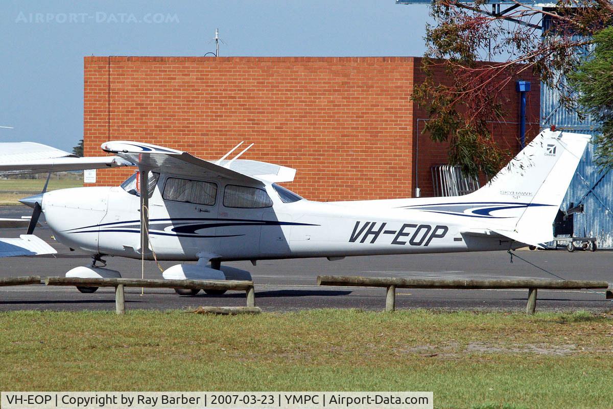 VH-EOP, Cessna 172S C/N 172S10022, Cessna 172S Skyhawk SP [172S-10022] RAAF Williams/Point Cook~VH 23/03/2007