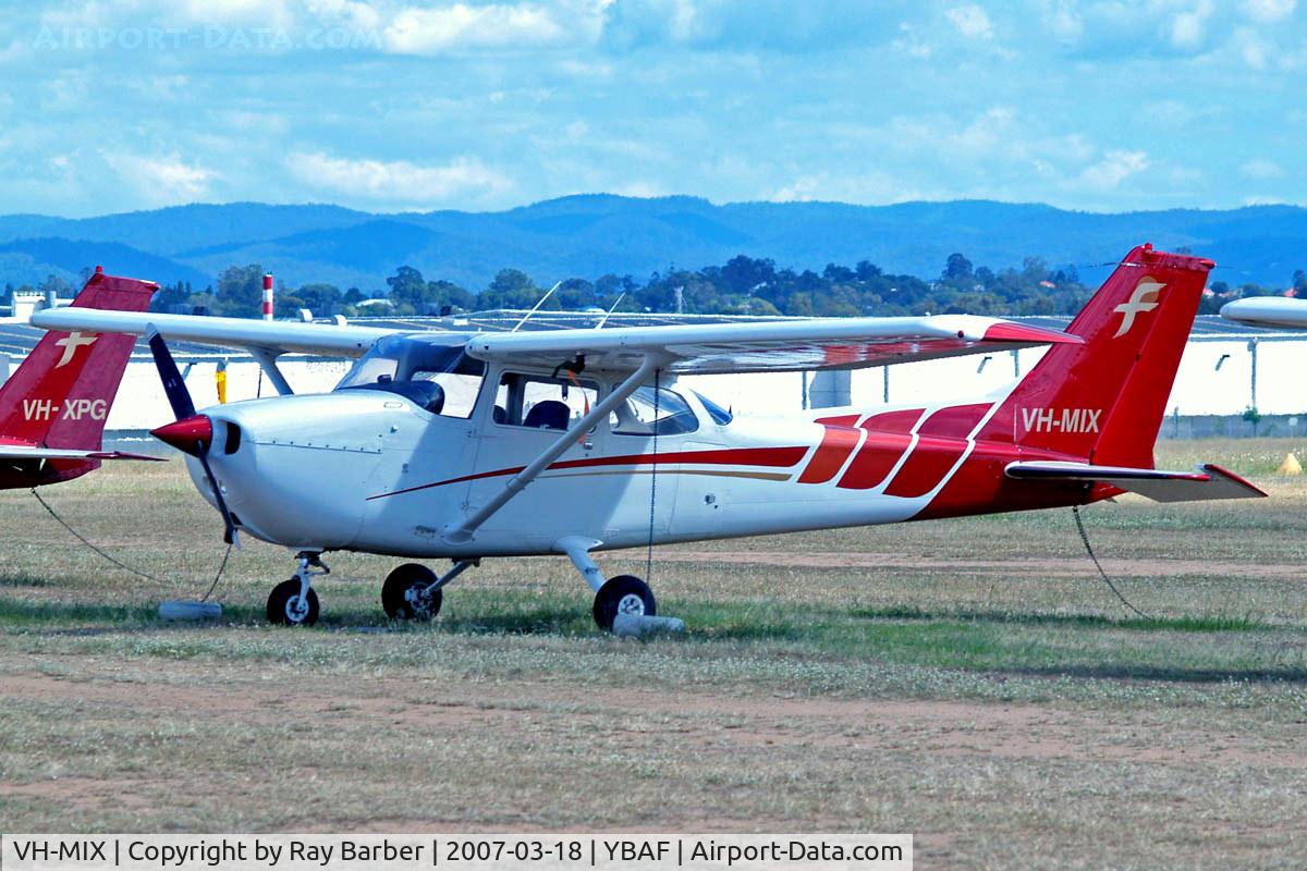 VH-MIX, 1977 Cessna 172N C/N 17268686, Cessna 172N Skyhawk [172-68686] Archerfield~VH 18/03/2007
