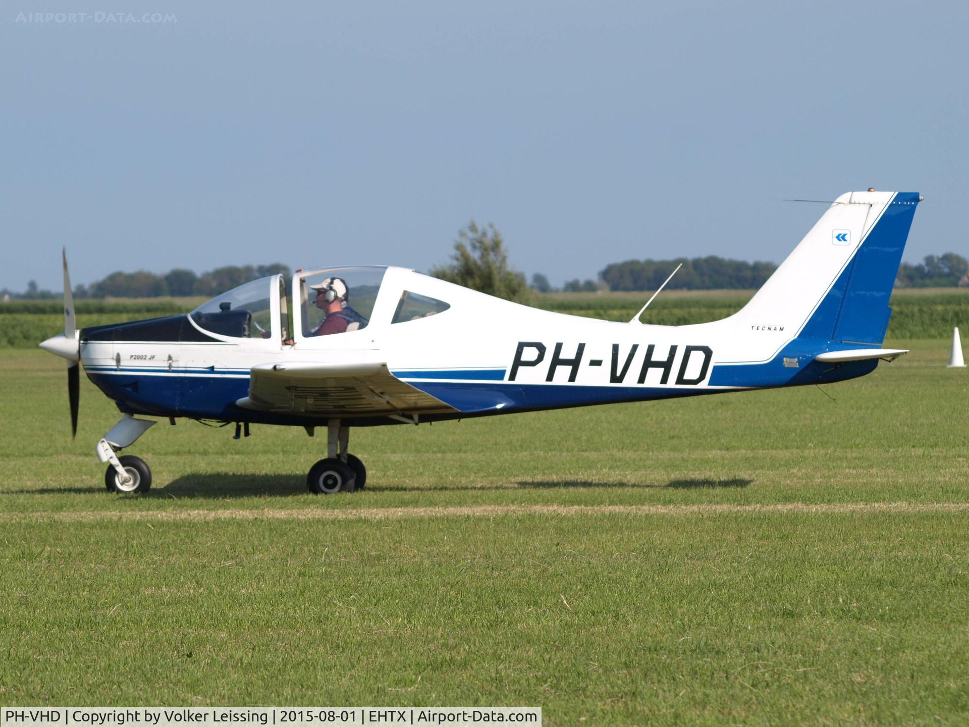 PH-VHD, 2006 Tecnam P-2002JF Sierra C/N 064, taxi to rwy after airshow