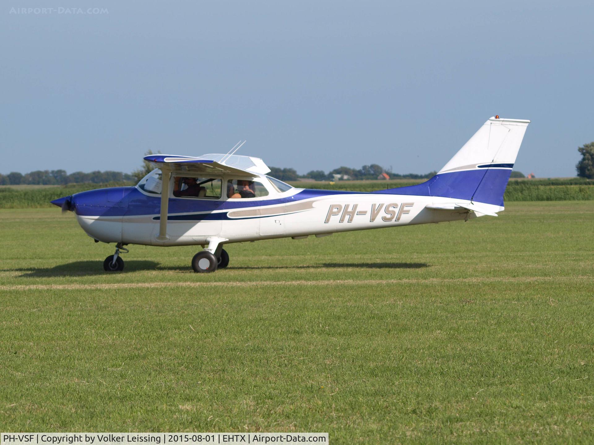 PH-VSF, 1972 Reims F172L Skyhawk C/N 0877, taxi to rwy after airshow