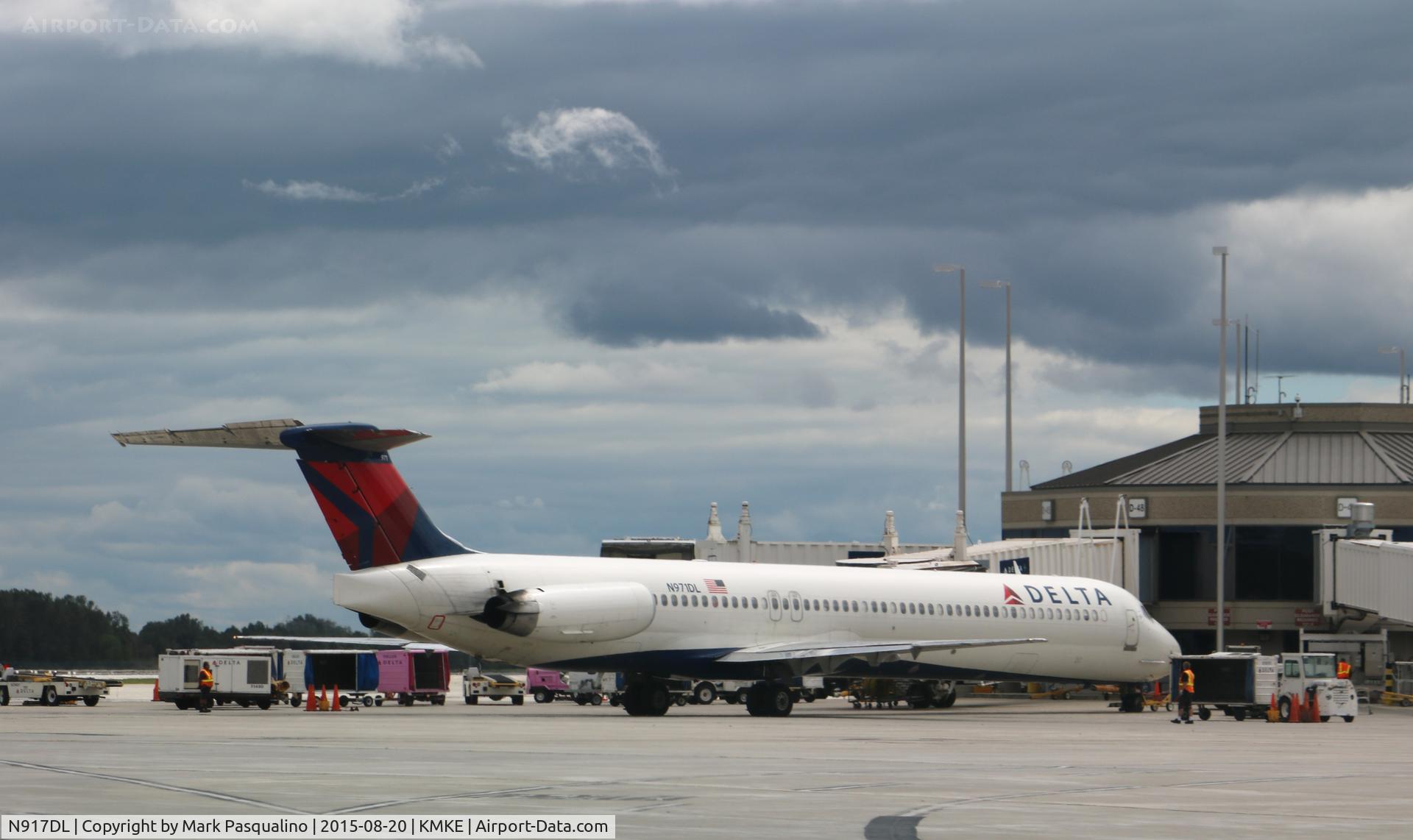 N917DL, 1988 McDonnell Douglas MD-88 C/N 49573, MD-88