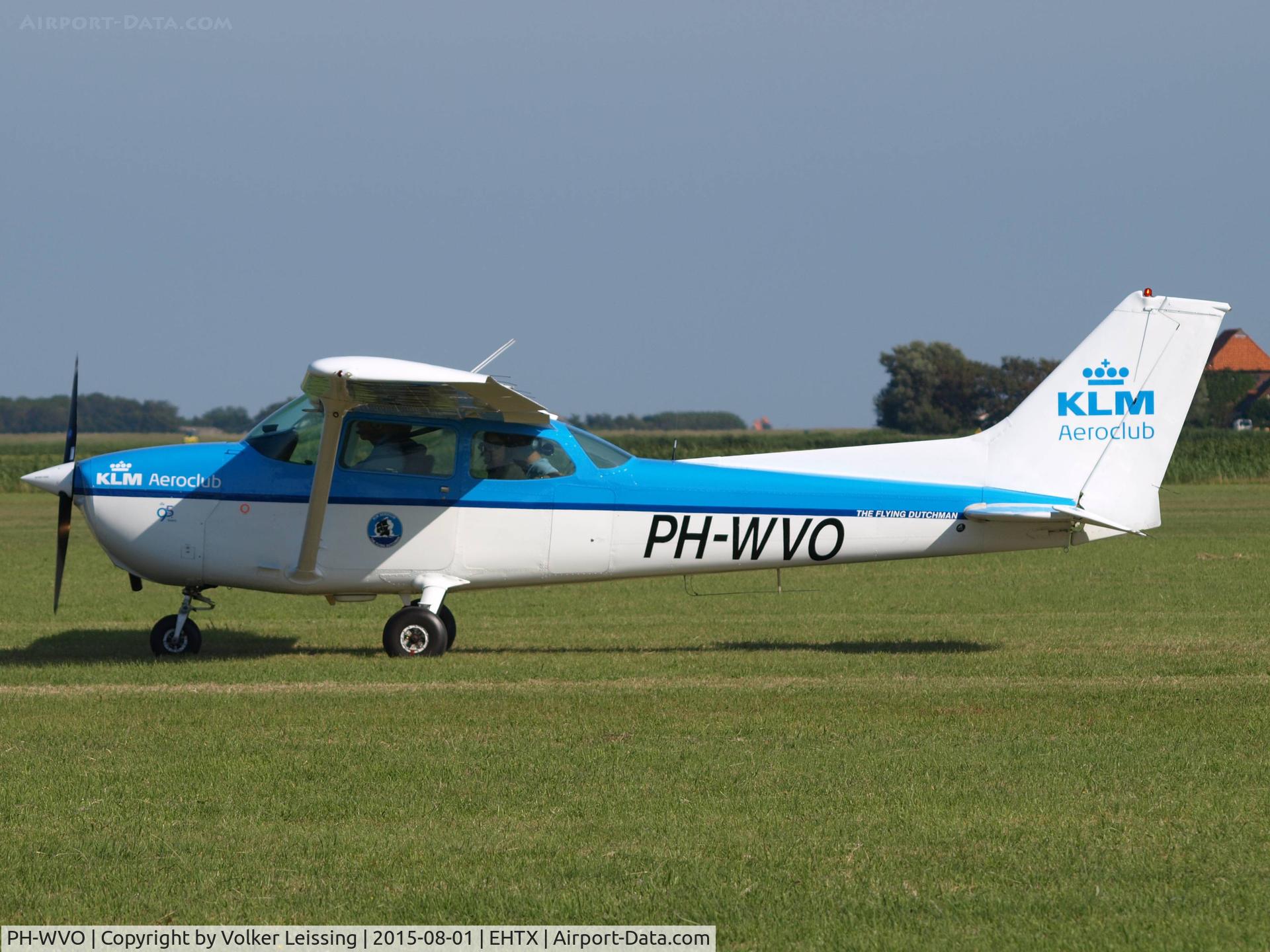 PH-WVO, 1981 Cessna 172P C/N 17274784, taxi to rwy after airshow