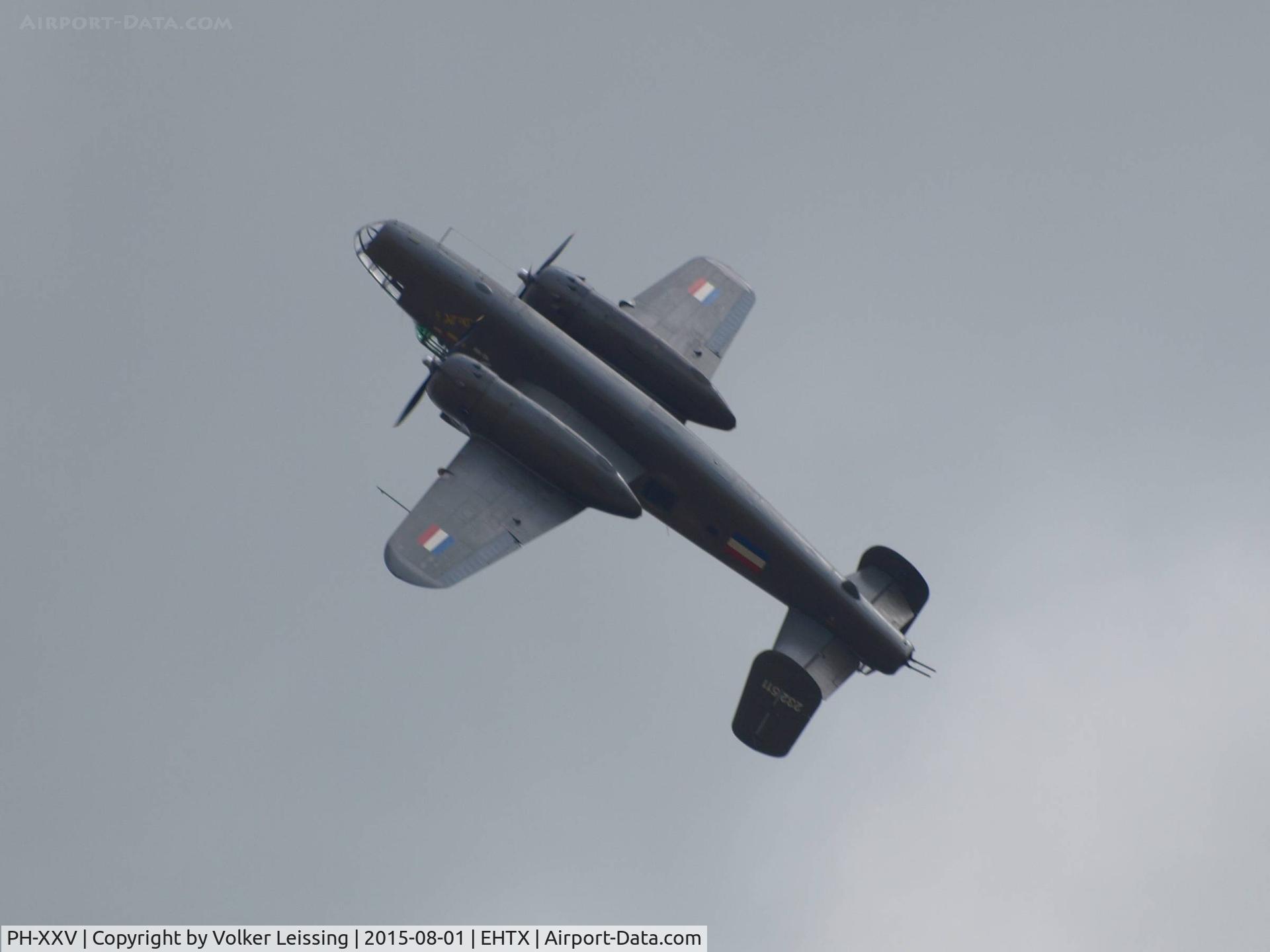 PH-XXV, 1944 North American B-25N Mitchell C/N 108-32782, On a fine air-display at Texel airshow