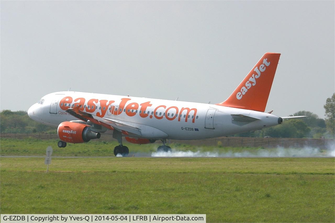 G-EZDB, 2008 Airbus A319-111 C/N 3411, Airbus A319-111, Landing rwy 25L, Brest-Bretagne Airport (LFRB-BES)