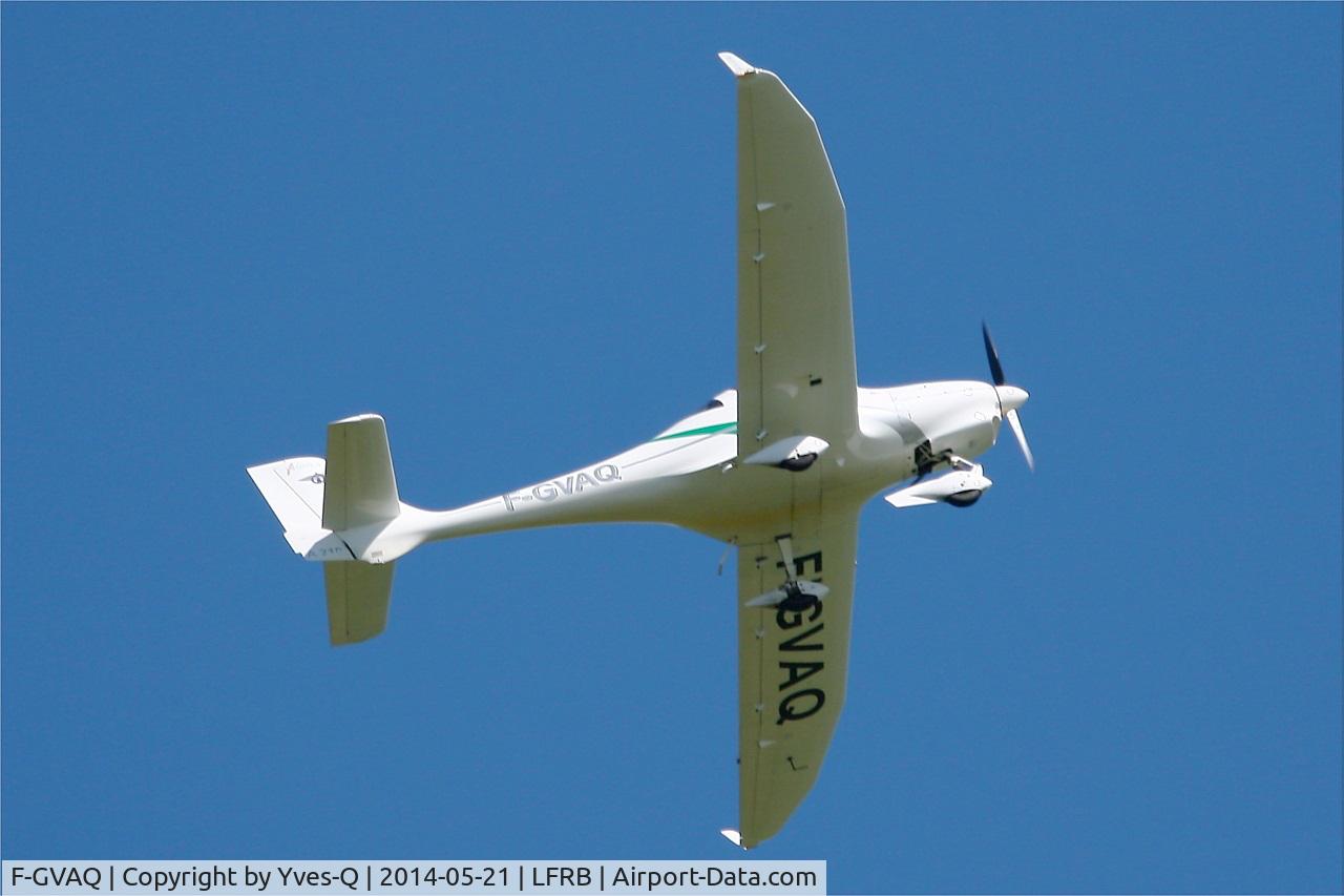 F-GVAQ, Aquila A210 (AT01) C/N AT01-104, Aquila A210 (AT01), Take off rwy 07R, Brest-Bretagne Airport (LFRB-BES)