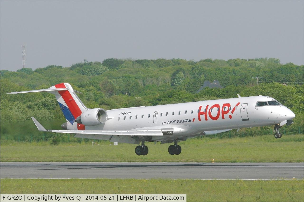 F-GRZO, 2007 Canadair CRJ-700 (CL-600-2C10) Regional Jet C/N 10265, Canadair Regional Jet CRJ-702, landing Rwy 07R, Brest-Bretagne Airport (LFRB-BES)