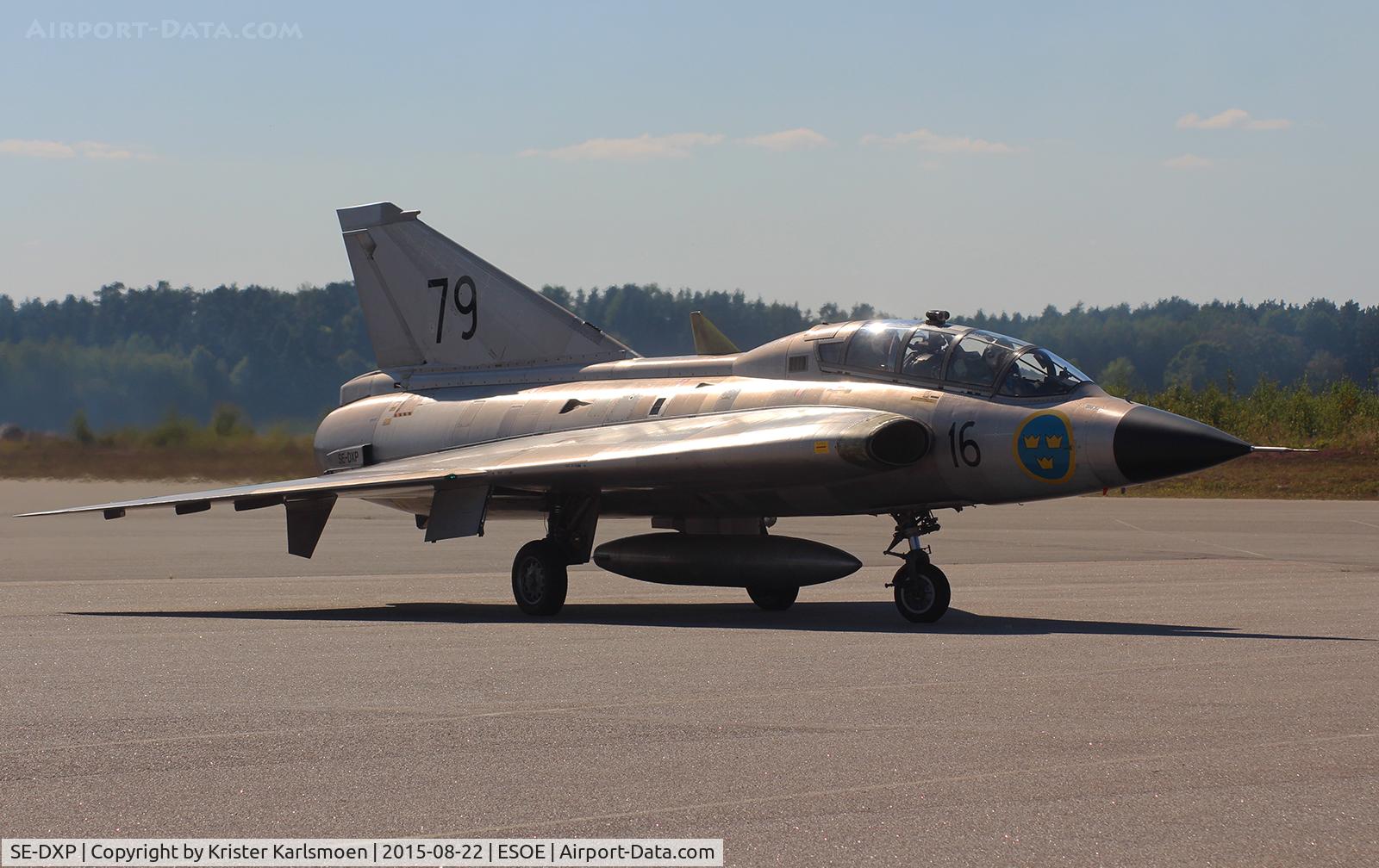SE-DXP, 1962 Saab Sk35C Draken C/N 35-810, Örebro Airshow 2015.