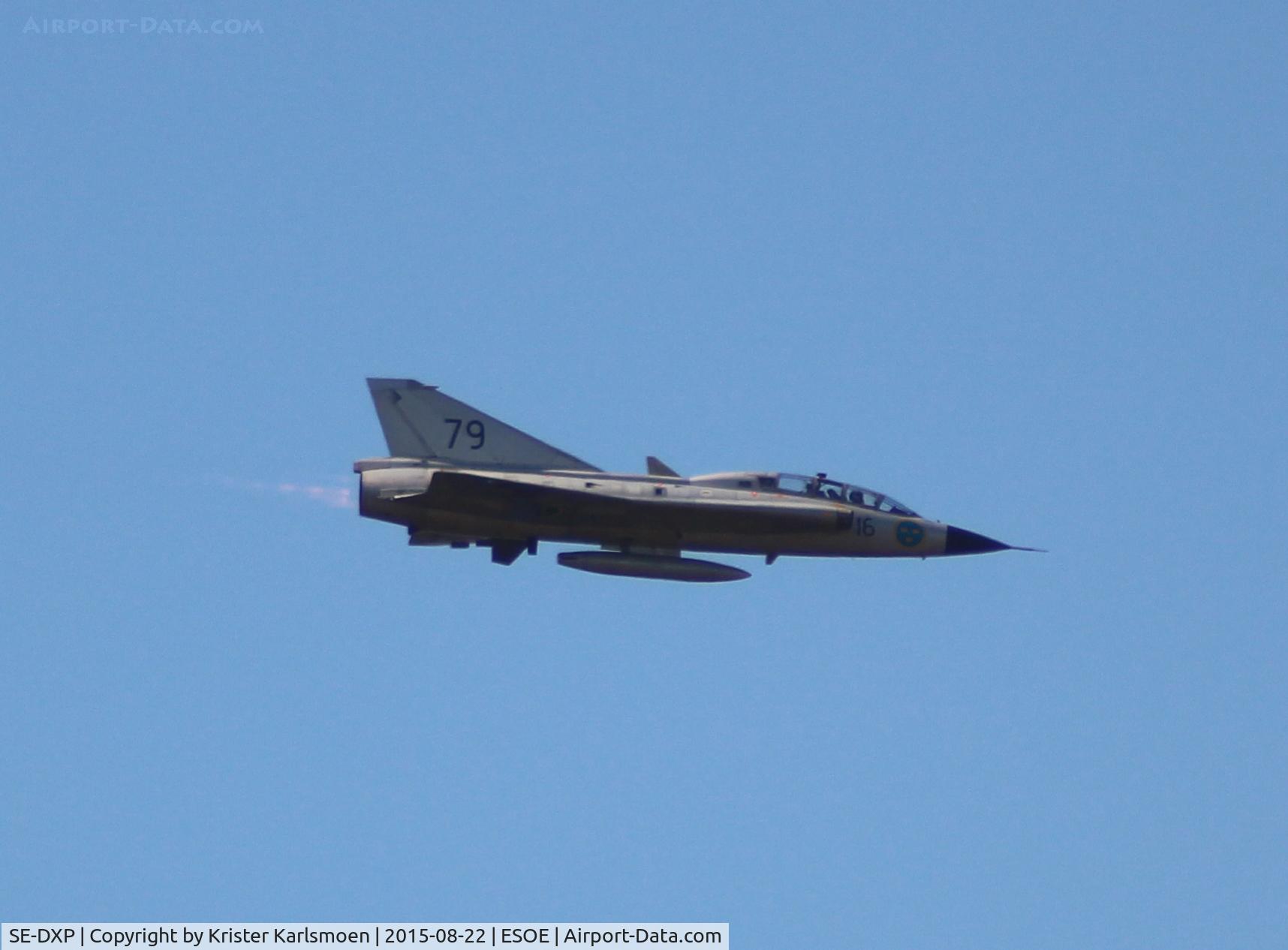 SE-DXP, 1962 Saab Sk35C Draken C/N 35-810, Örebro Airshow 2015.