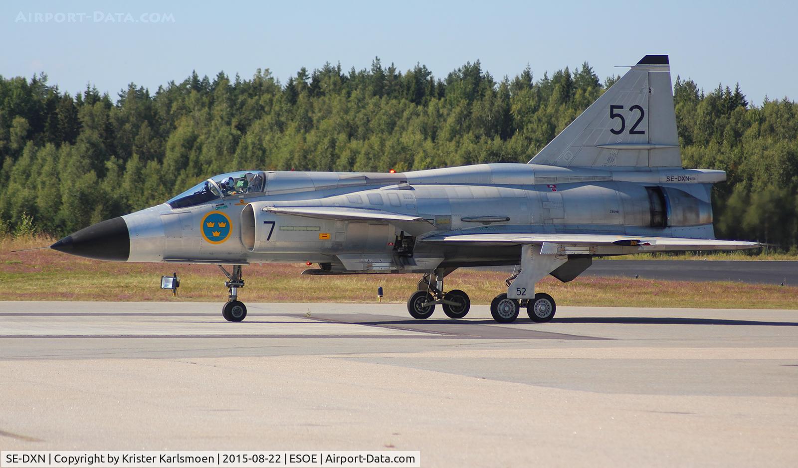 SE-DXN, 1977 Saab AJS 37 Viggen C/N 37098, Örebro Airshow 2015.