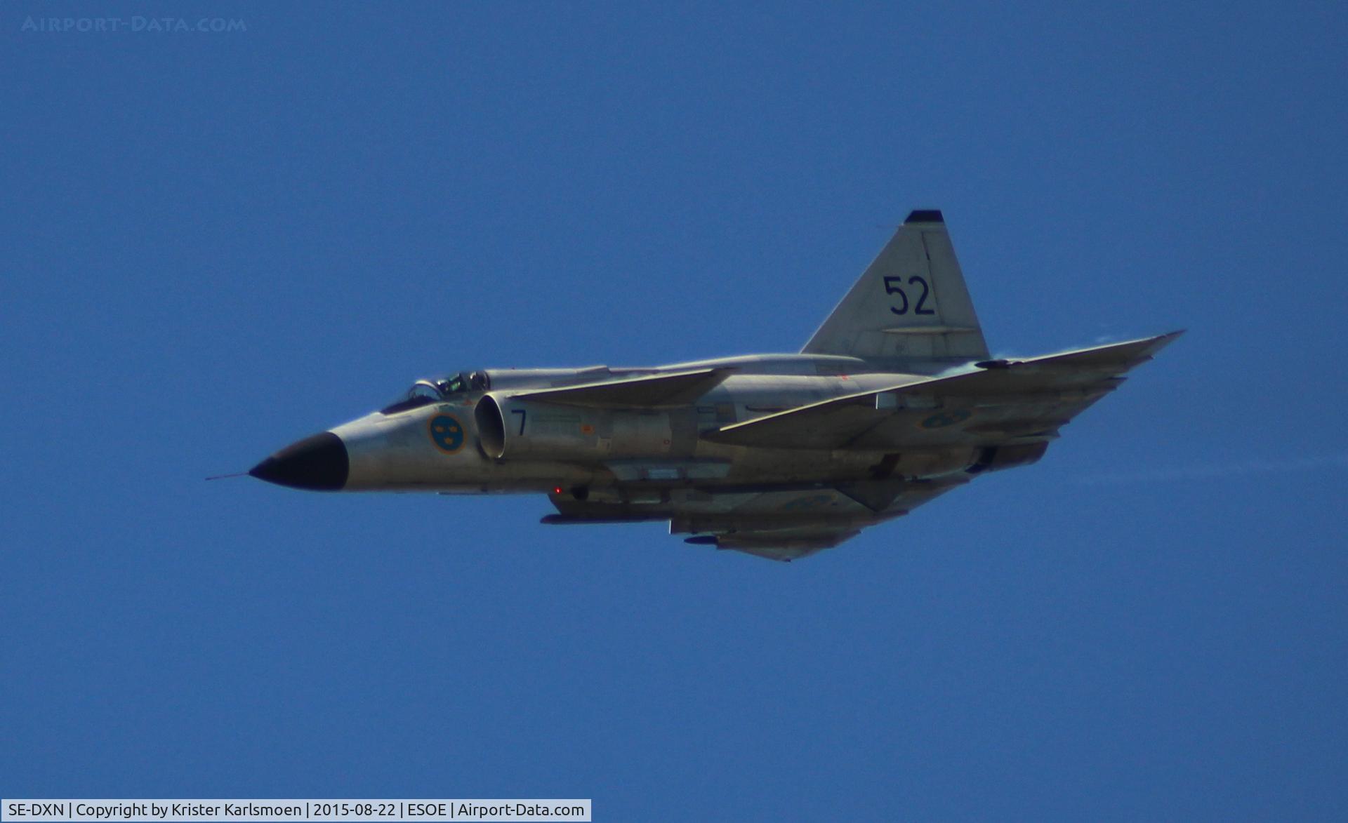 SE-DXN, 1977 Saab AJS 37 Viggen C/N 37098, Örebro Airshow 2015.