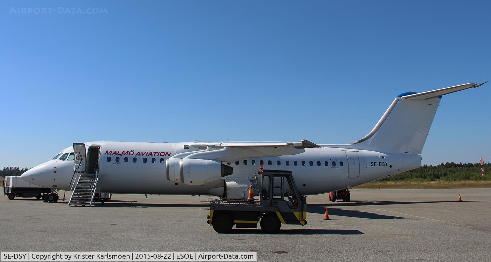 SE-DSY, 1995 British Aerospace Avro 146-RJ100 C/N E3263, Preparing for departure to Croatia.