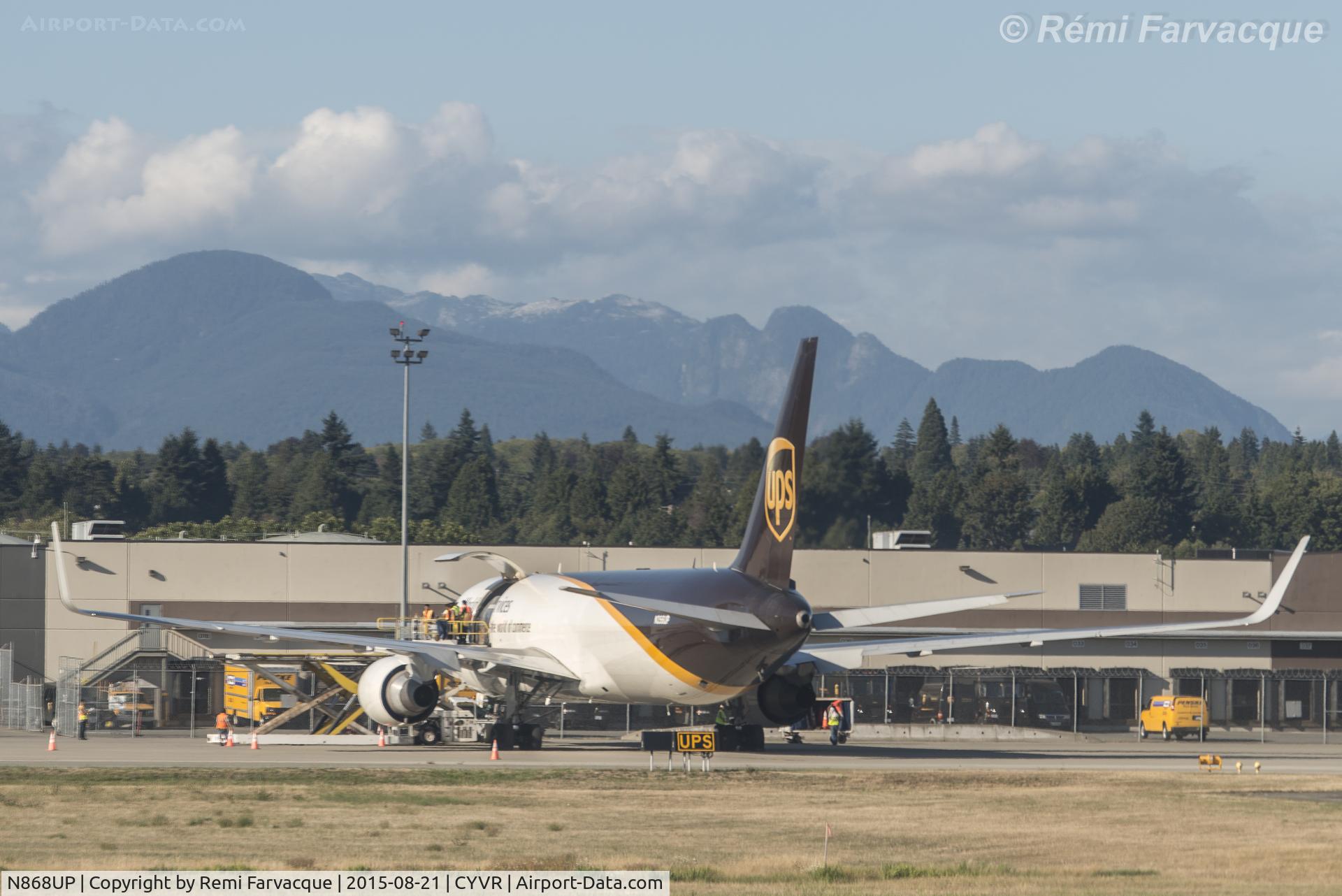 N868UP, 1968 Douglas DC-8-73F C/N 45968, Parked at the UPS hangar.