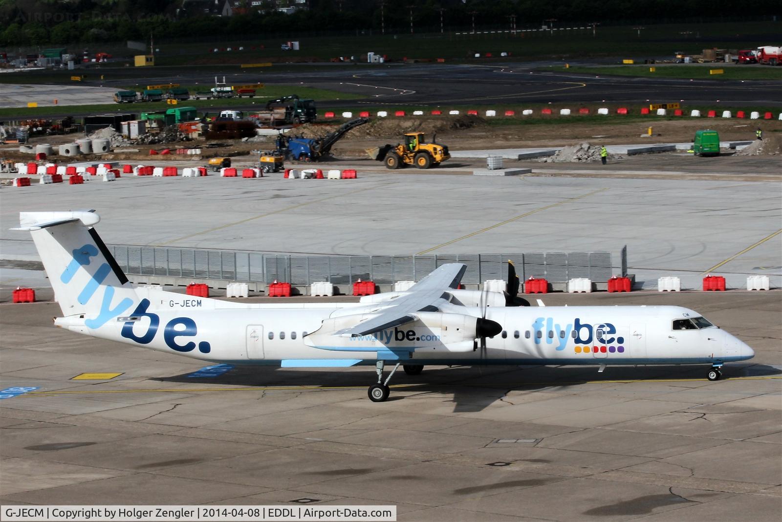 G-JECM, 2005 De Havilland Canada DHC-8-402Q Dash 8 C/N 4118, On taxi to departure....