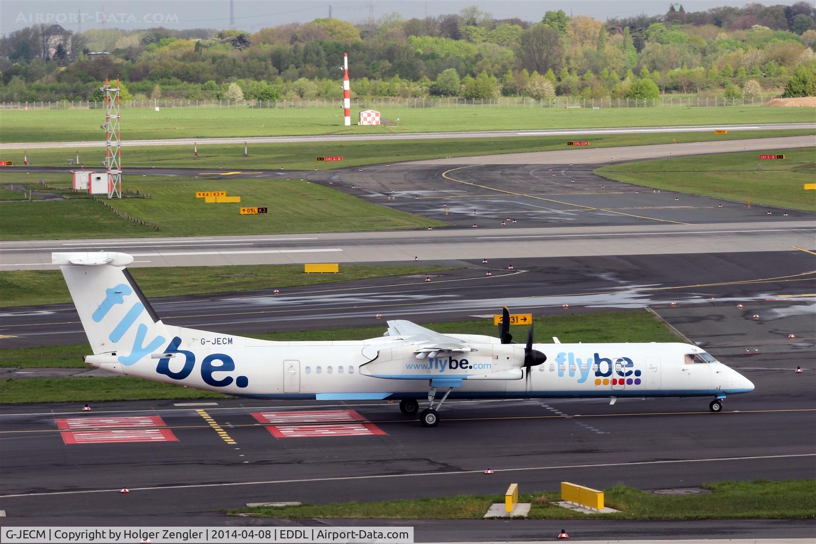 G-JECM, 2005 De Havilland Canada DHC-8-402Q Dash 8 C/N 4118, On taxi.....