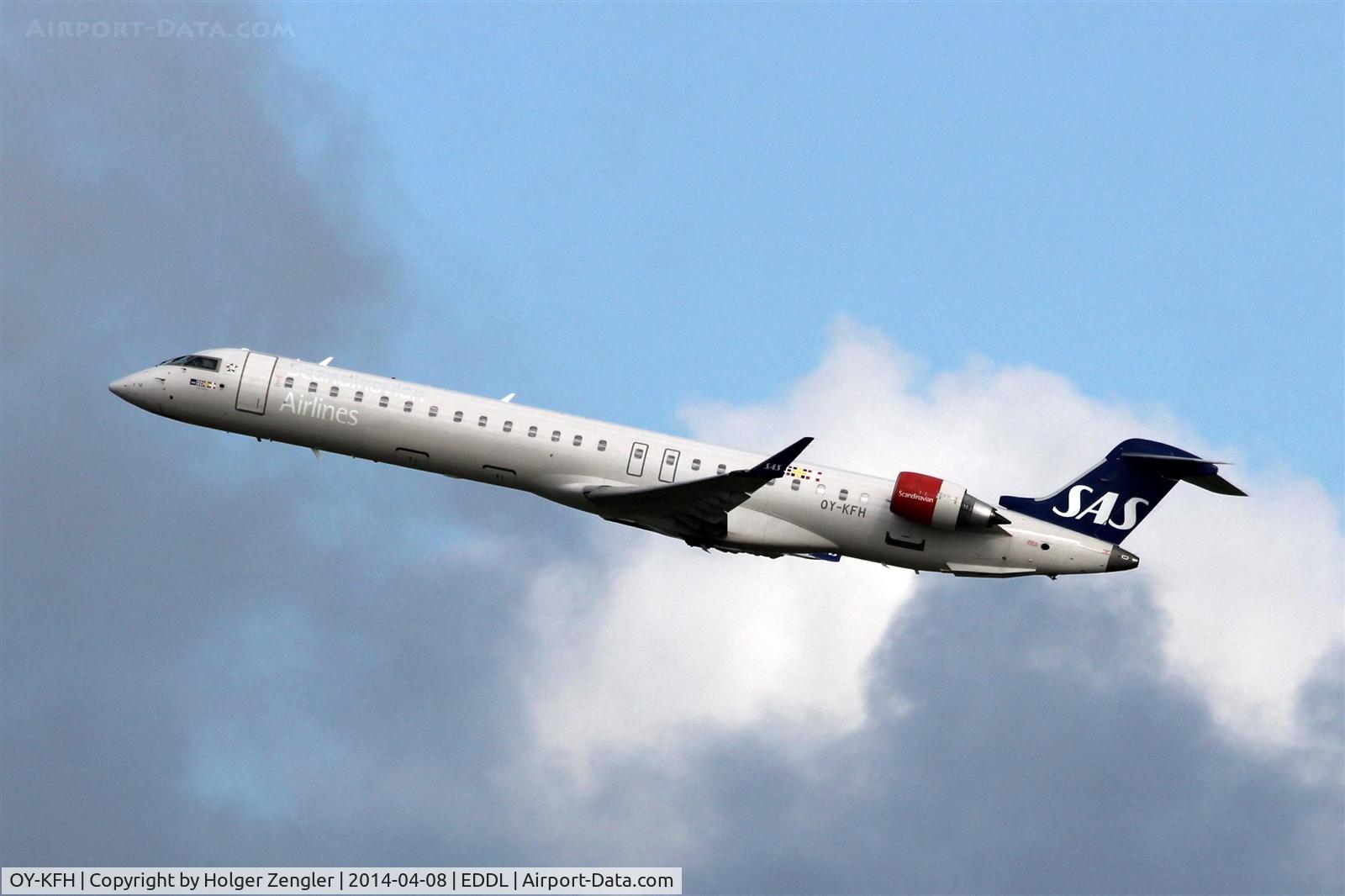 OY-KFH, 2009 Bombardier CRJ-900 (CL-600-2D24) C/N 15240, The direction is northbound.....