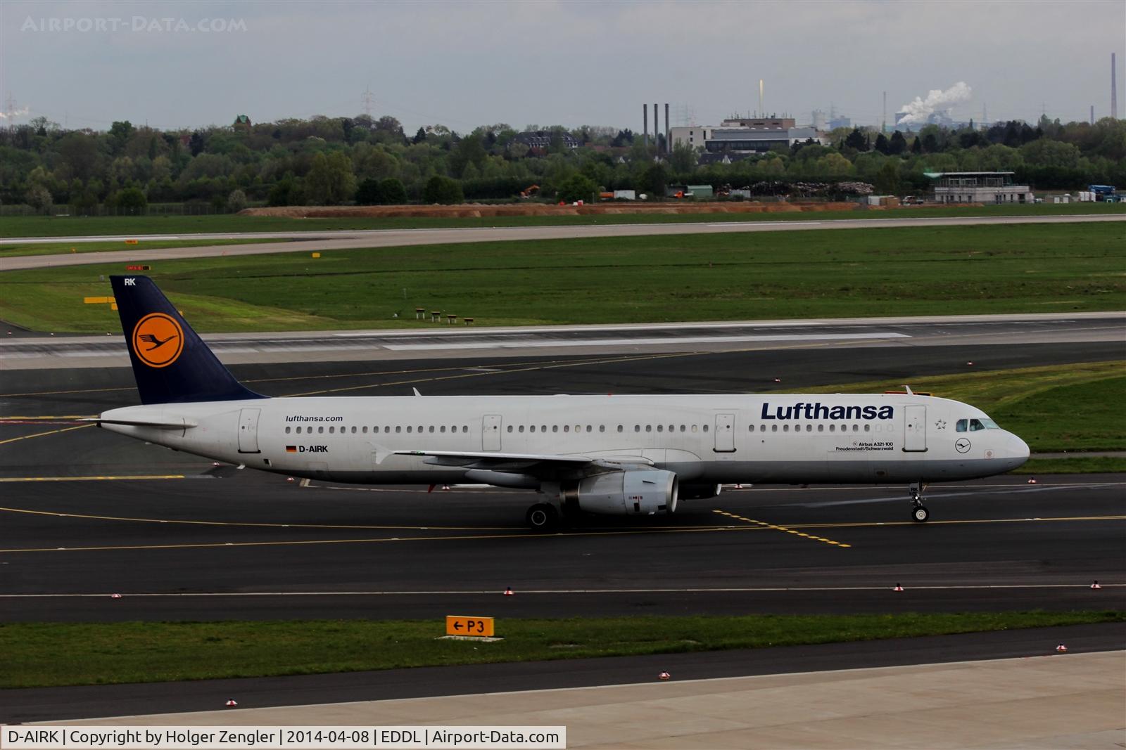 D-AIRK, 1994 Airbus A321-131 C/N 0502, On taxi to parking stand at terminal A...