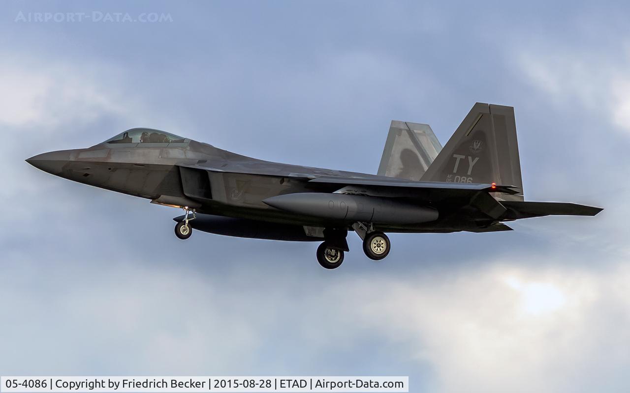 05-4086, Lockheed Martin F-22A Raptor C/N 4086, on final RW05 after crossing the pond
