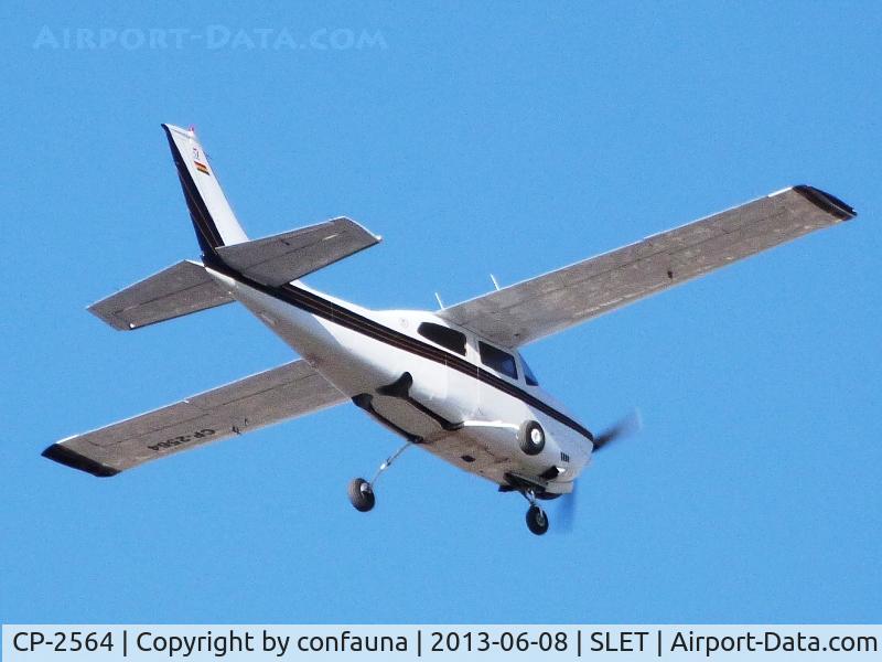 CP-2564, 1973 Cessna 210 C/N 210-60042, Approaching El Trompillo