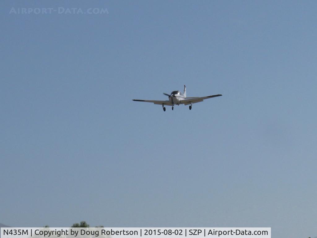 N435M, 1992 Beech A36 Bonanza 36 C/N E-2726, 1992 Beech A36 BONANZA, six seats, Continental IO-550 300 Hp, on final Rwy 22