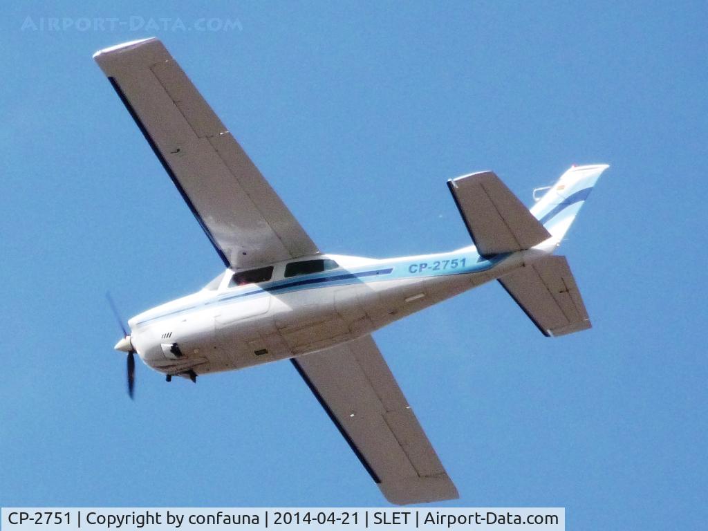 CP-2751, Cessna T210L Turbo Centurion C/N 21059696, Leaving El Trompillo