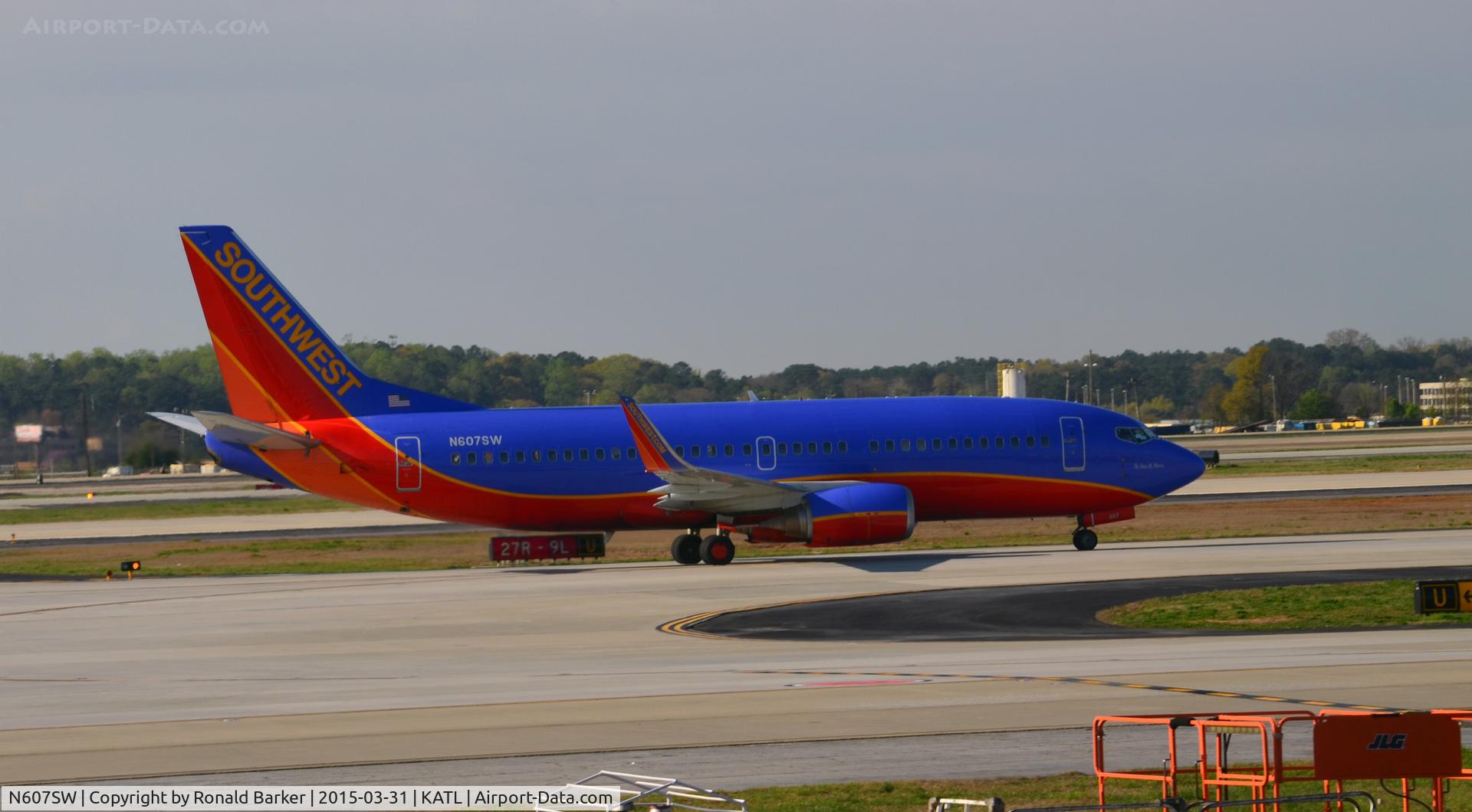 N607SW, 1995 Boeing 737-3H4 C/N 27927, Taxi Atlanta