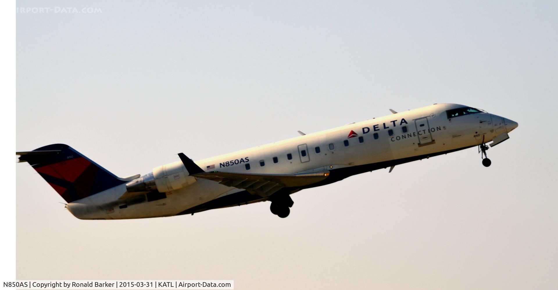 N850AS, 1999 Bombardier CRJ-200ER (CL-600-2B19) C/N 7355, Takeoff Atlanta