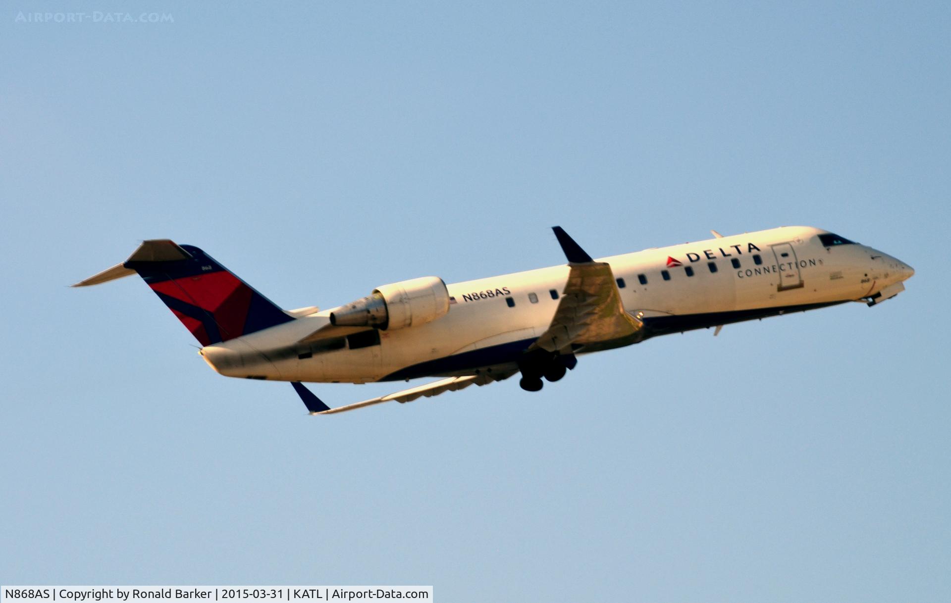 N868AS, 2001 Bombardier CRJ-200ER (CL-600-2B19) C/N 7474, Takeoff Atlanta