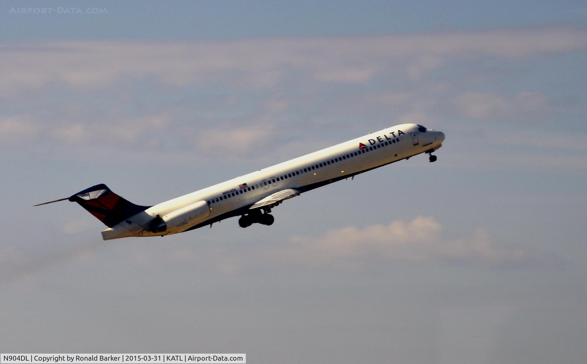 N904DL, 1987 McDonnell Douglas MD-88 C/N 49535, Takeoff Atlanta