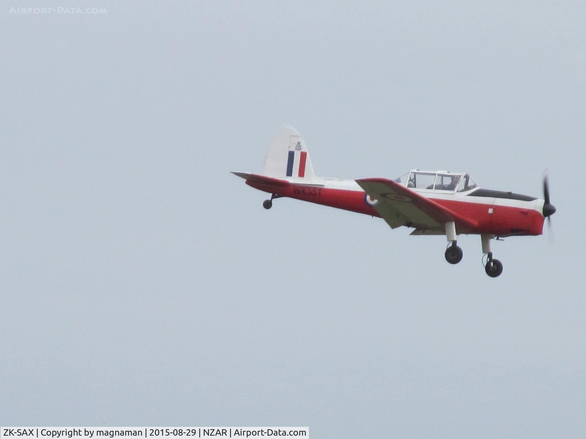 ZK-SAX, De Havilland DHC-1 Chipmunk T.10 C/N C1/0566, WK551 / ZK-SAX doing circuits at home base