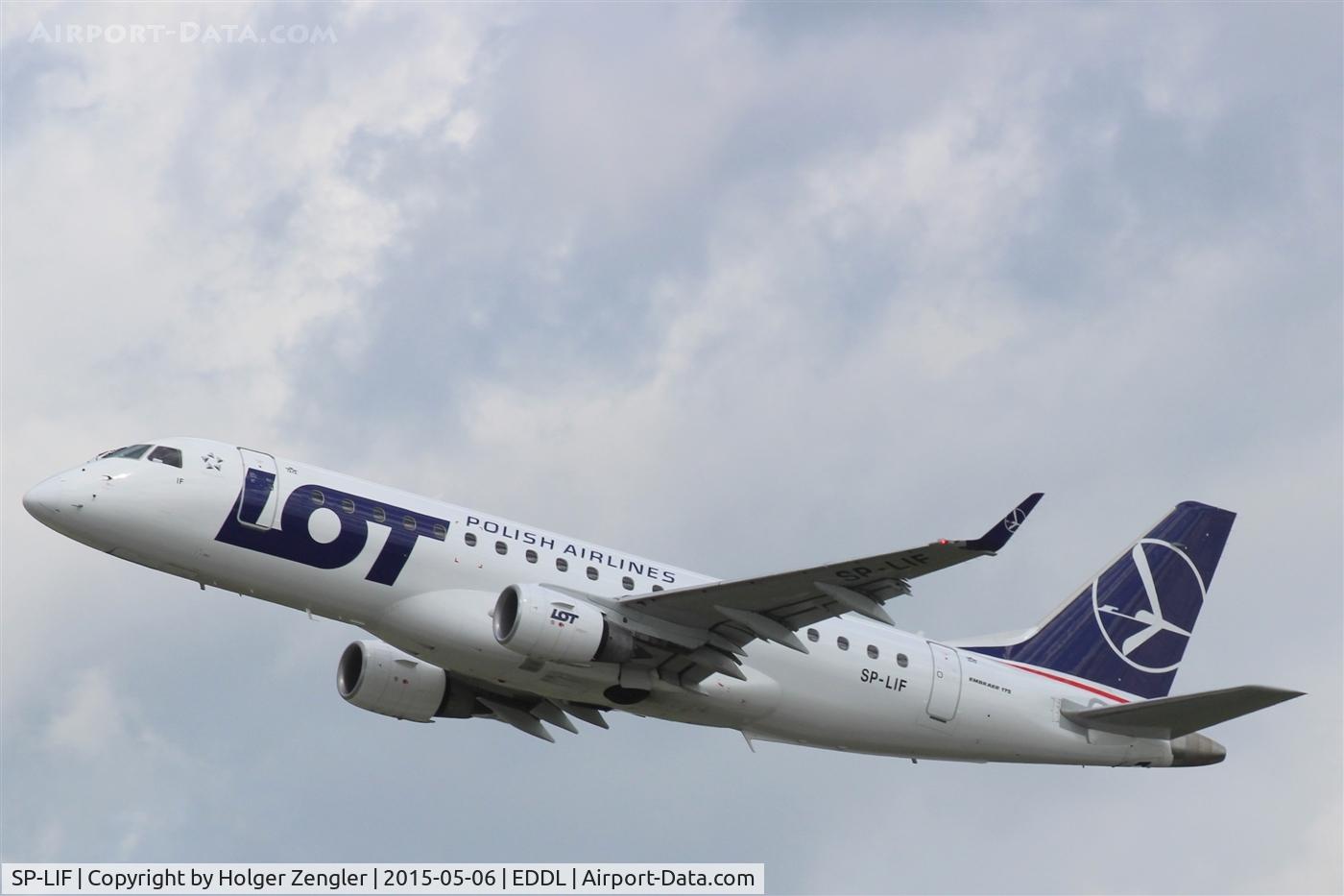 SP-LIF, 2006 Embraer 175STD (ERJ-170-200STD) C/N 17000154, After a left turn direct to WAW....