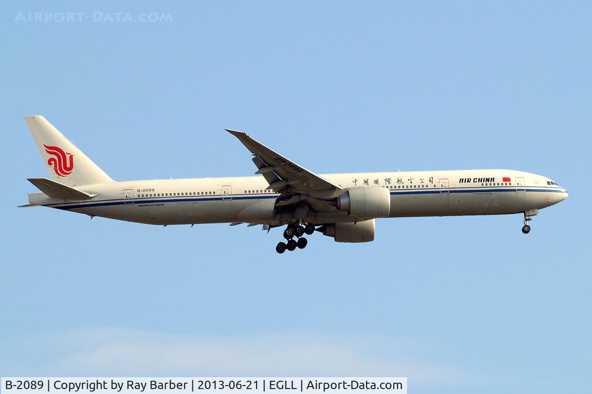 B-2089, 2012 Boeing 777-39L/ER C/N 38675, Boeing 777-39LER [38675] (Air China) Home~G 21/06/2013. On approach 27L.