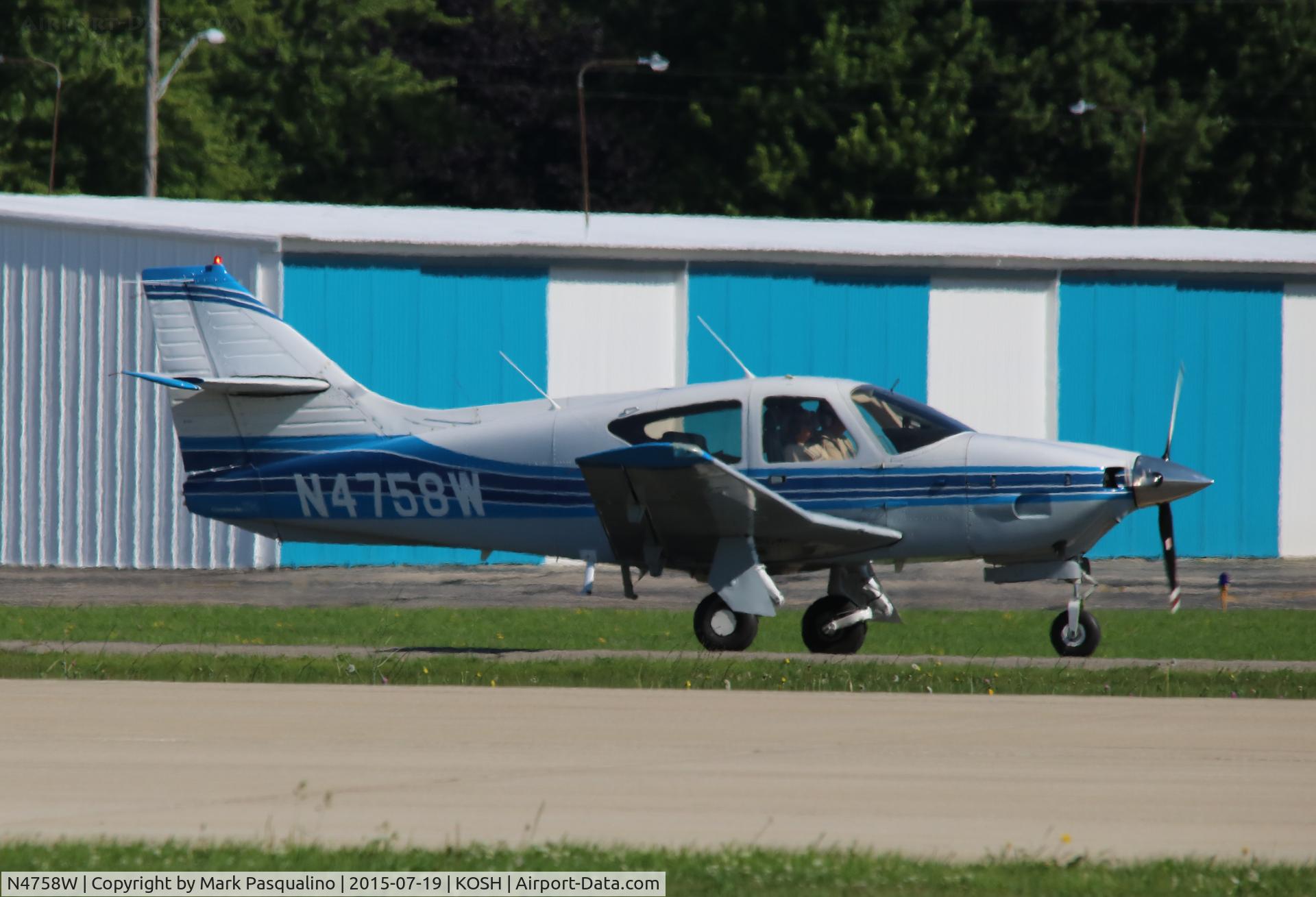 N4758W, 1976 Rockwell International 114 Commander C/N 14088, Rockwell 114