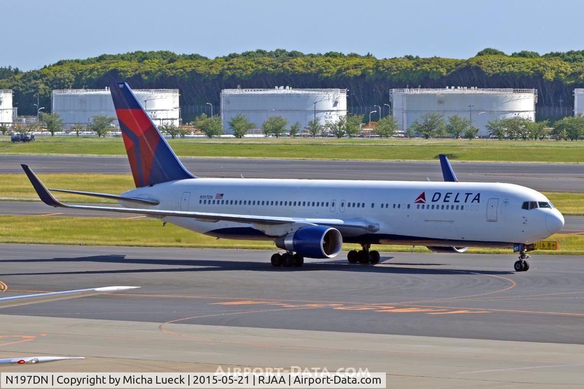 N197DN, 1997 Boeing 767-332 C/N 28454, At Narita
