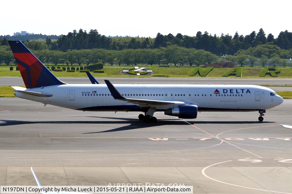 N197DN, 1997 Boeing 767-332 C/N 28454, At Narita